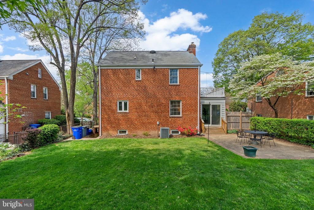 1012 STIRLING ROAD