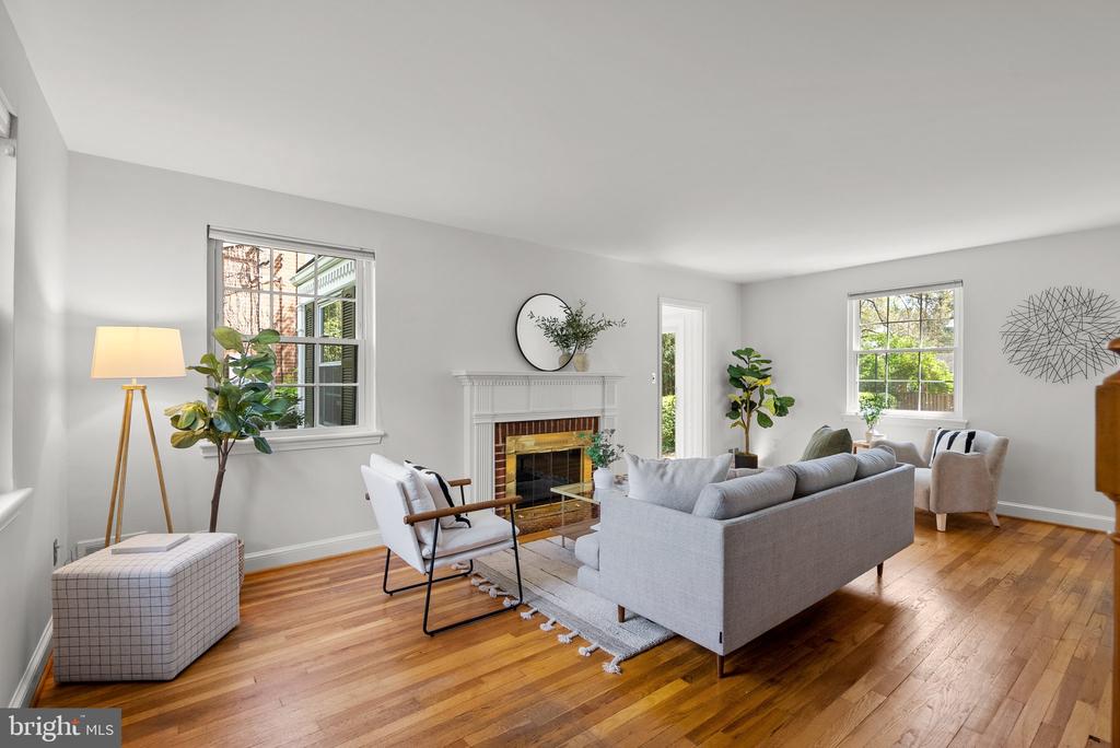 1012 STIRLING ROAD