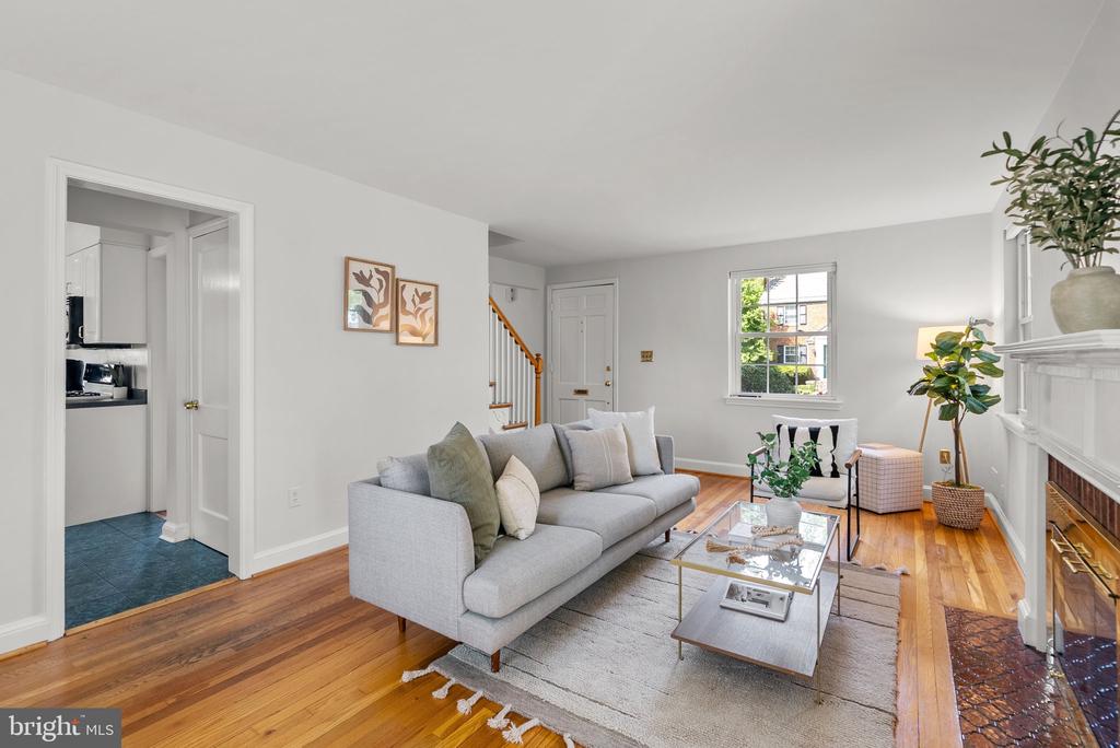 1012 STIRLING ROAD