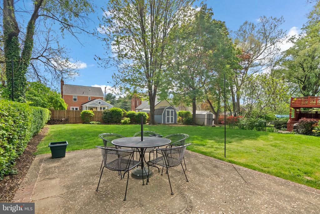 1012 STIRLING ROAD