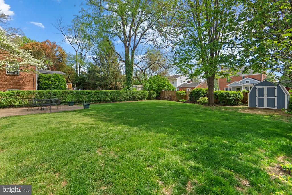 1012 STIRLING ROAD