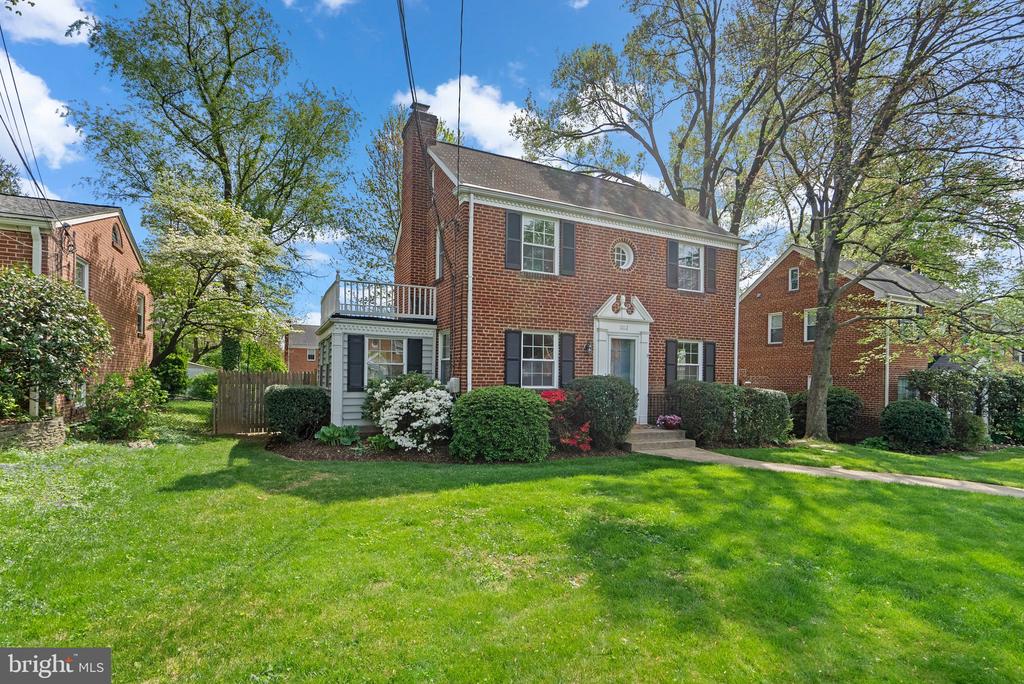 1012 STIRLING ROAD
