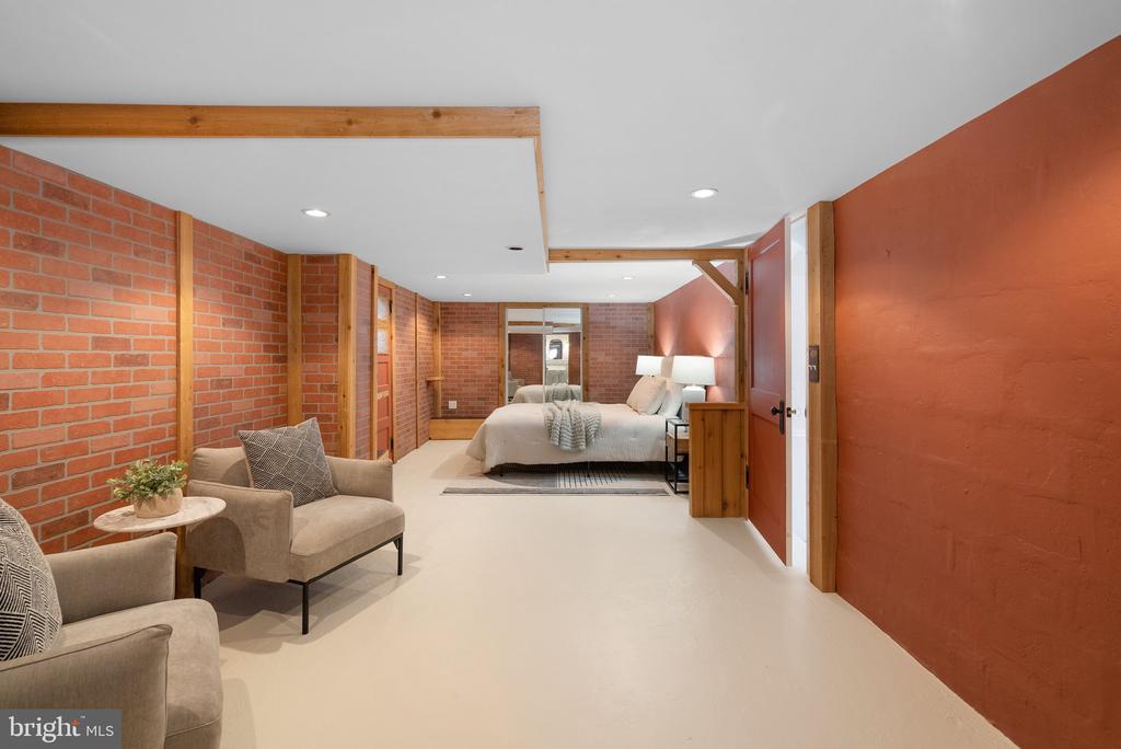 10210 PIERCE DRIVE