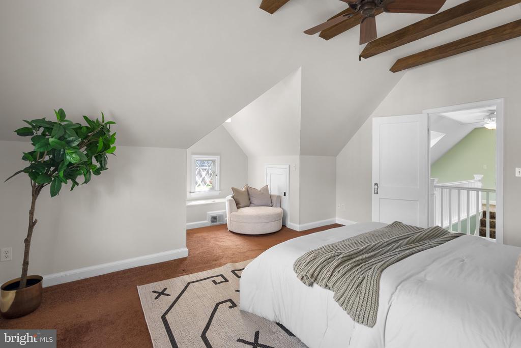 10210 PIERCE DRIVE
