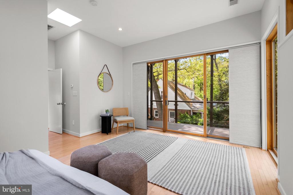 1104 MERWOOD DRIVE