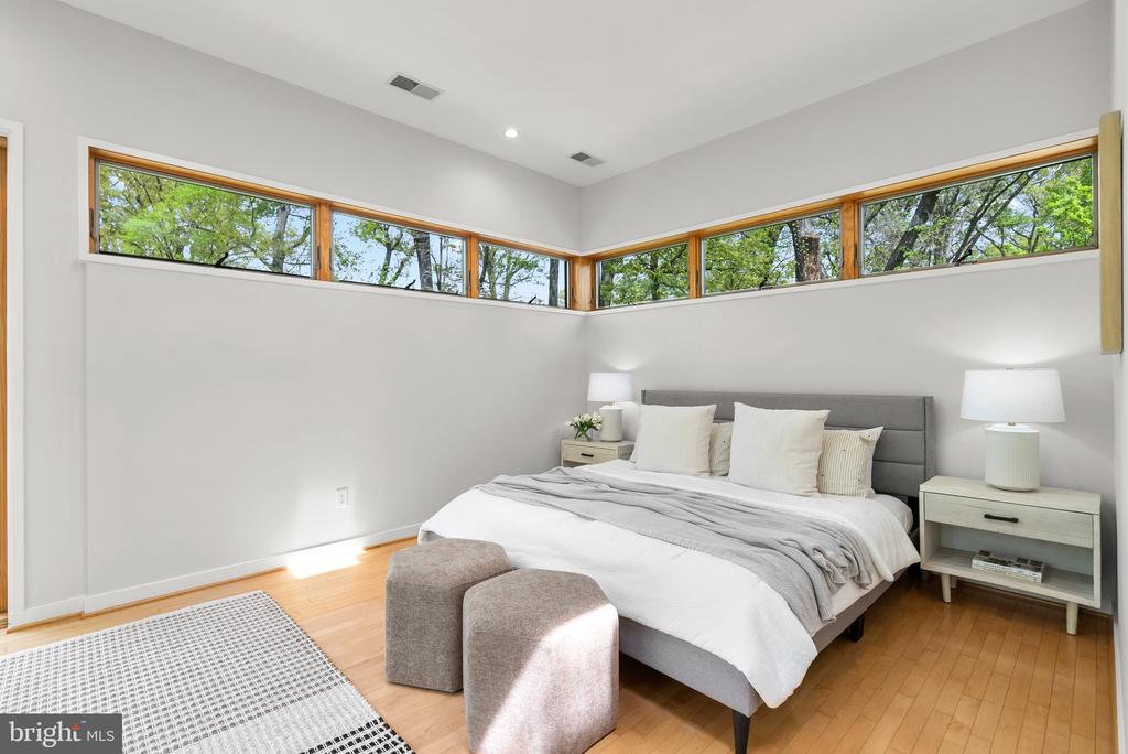 1104 MERWOOD DRIVE