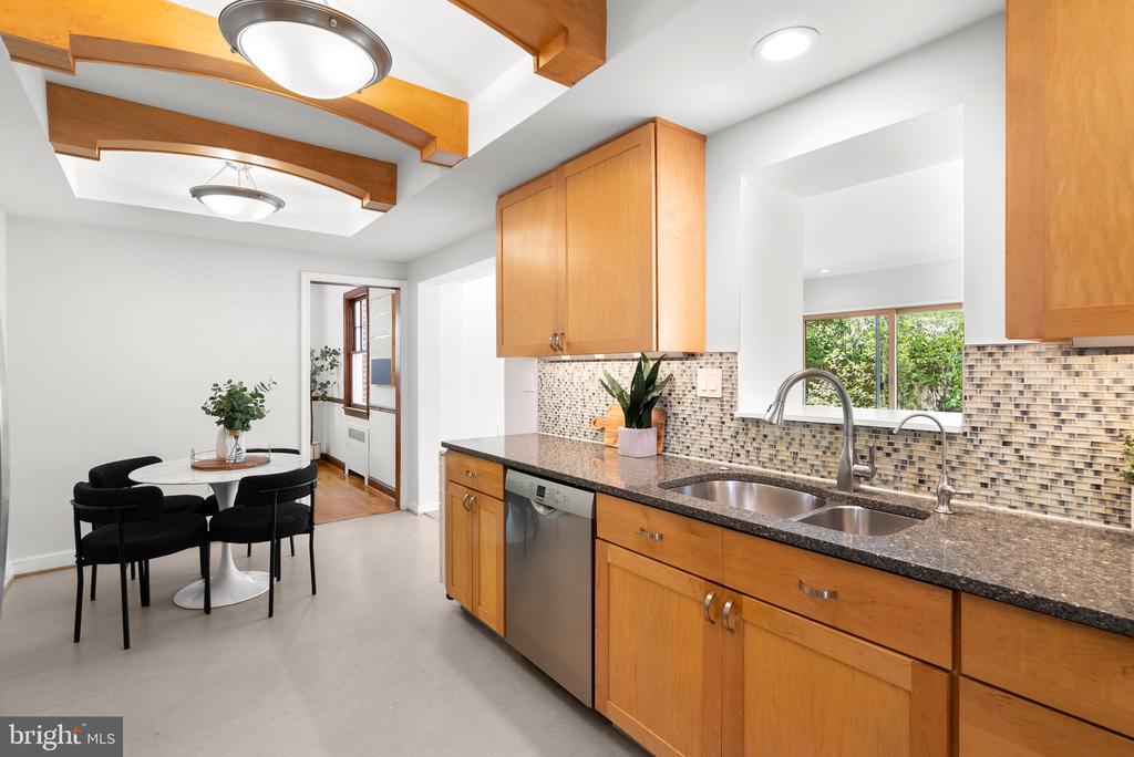 1104 MERWOOD DRIVE