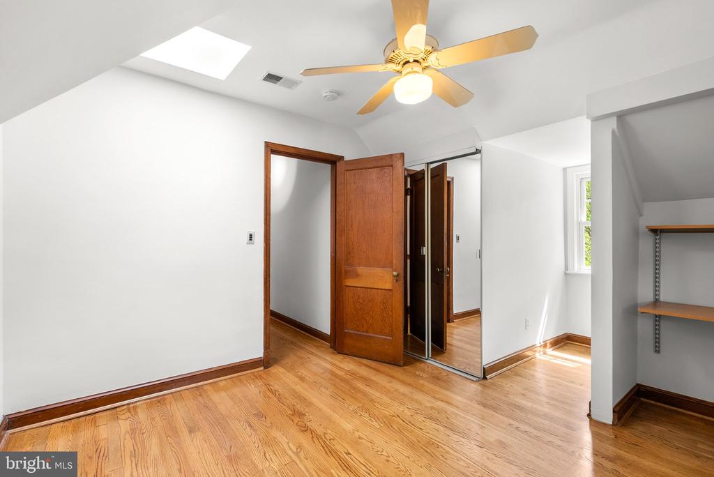 1104 MERWOOD DRIVE