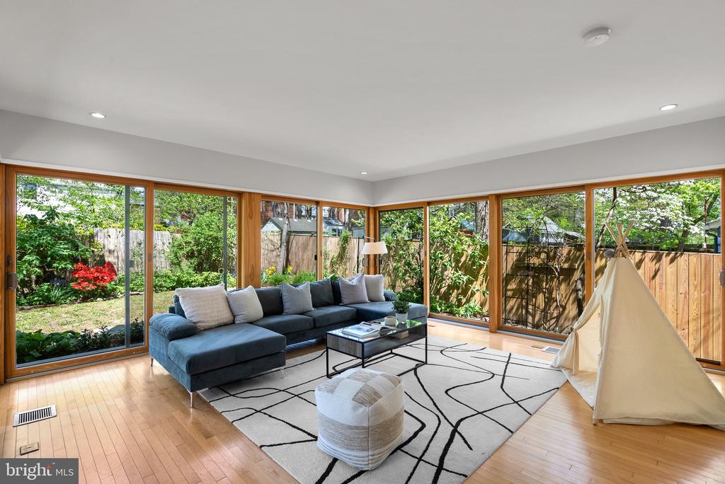 1104 MERWOOD DRIVE