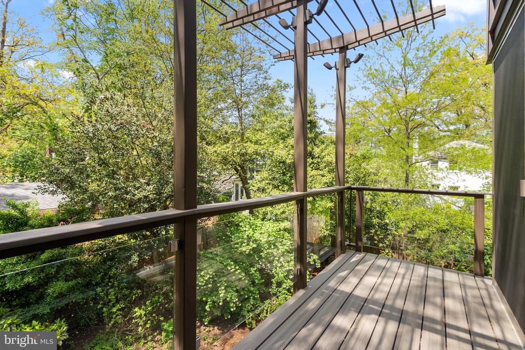 1104 MERWOOD DRIVE
