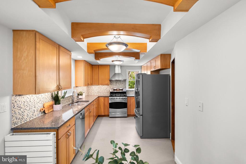 1104 MERWOOD DRIVE