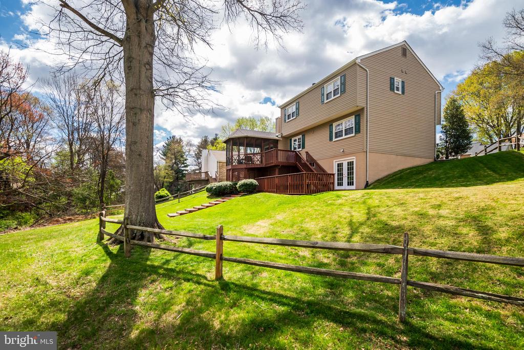 10 FULLVIEW COURT