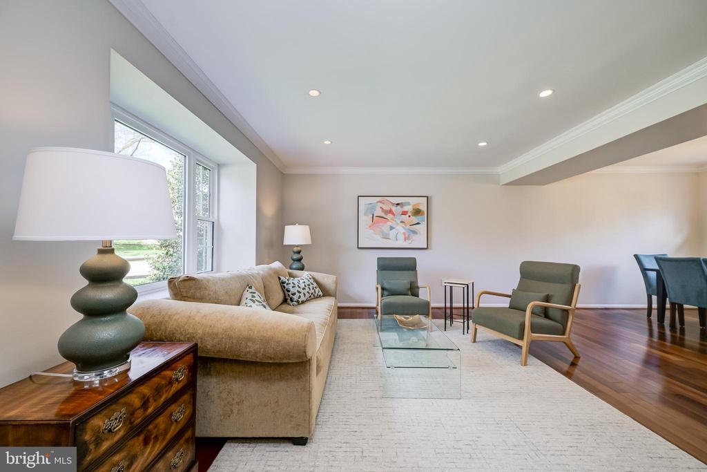 10 FULLVIEW COURT