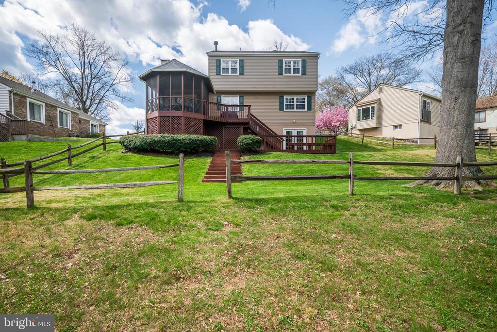 10 FULLVIEW COURT