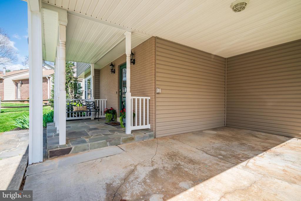 10 FULLVIEW COURT