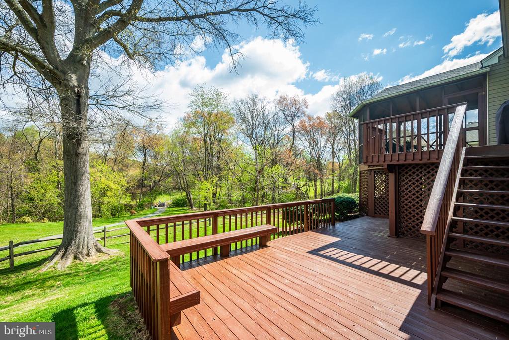 10 FULLVIEW COURT