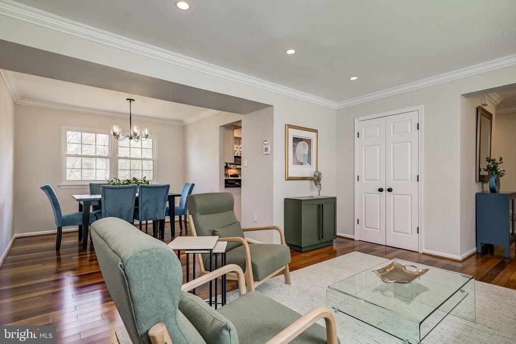 10 FULLVIEW COURT