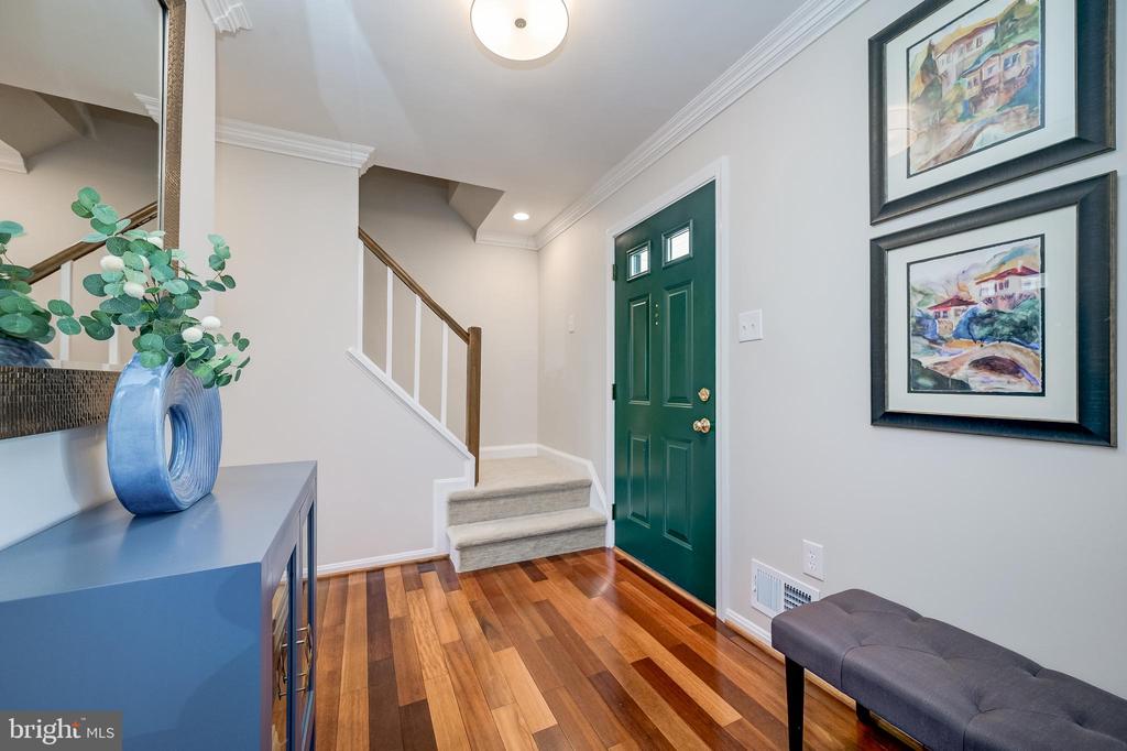 10 FULLVIEW COURT