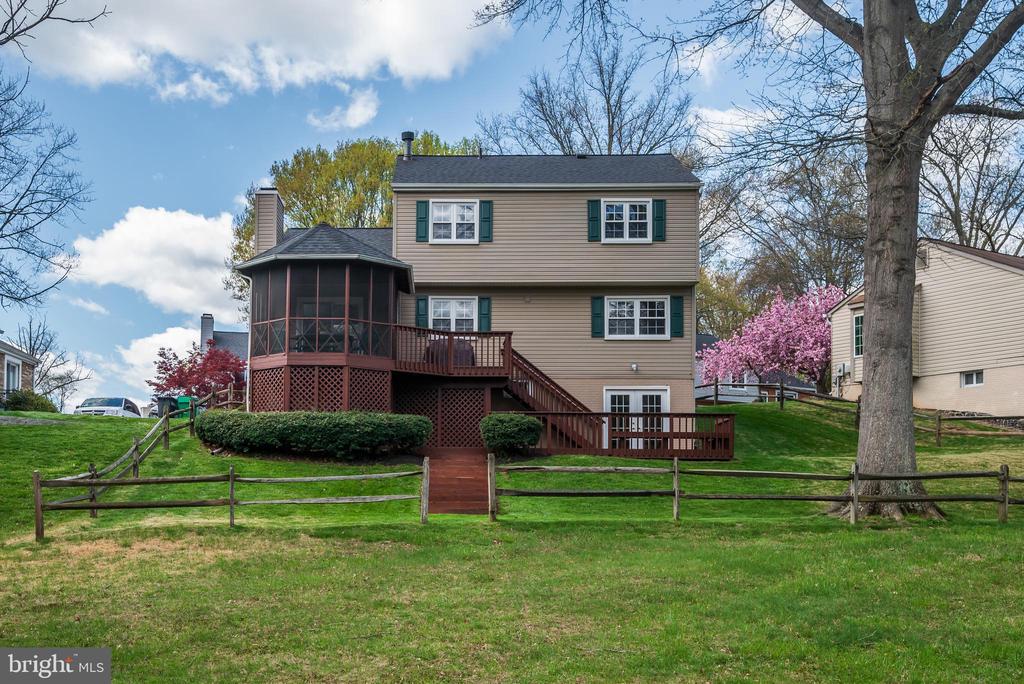 10 FULLVIEW COURT
