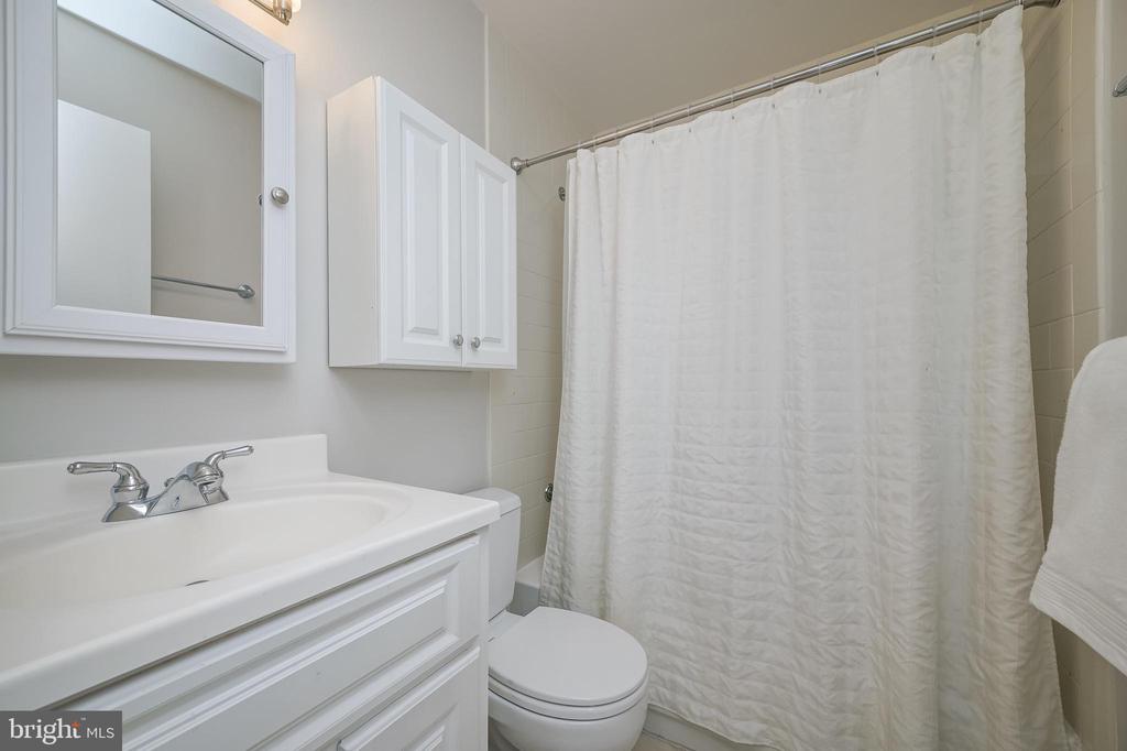10 FULLVIEW COURT
