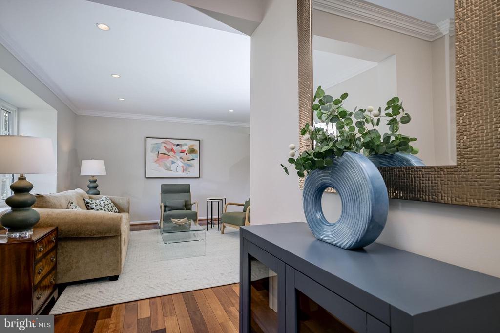 10 FULLVIEW COURT