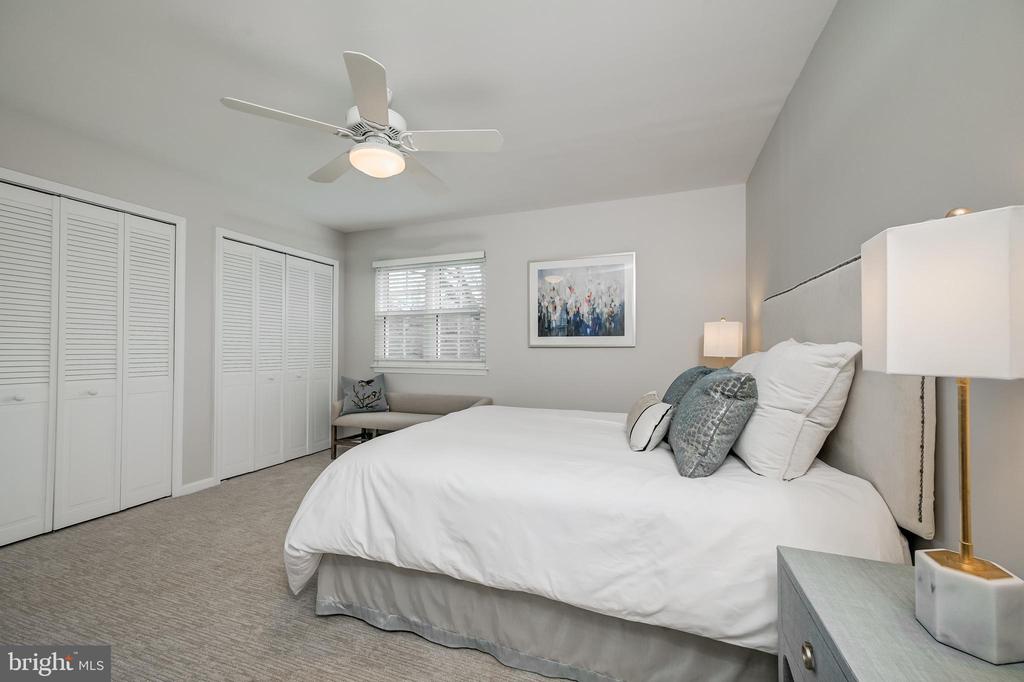 10 FULLVIEW COURT