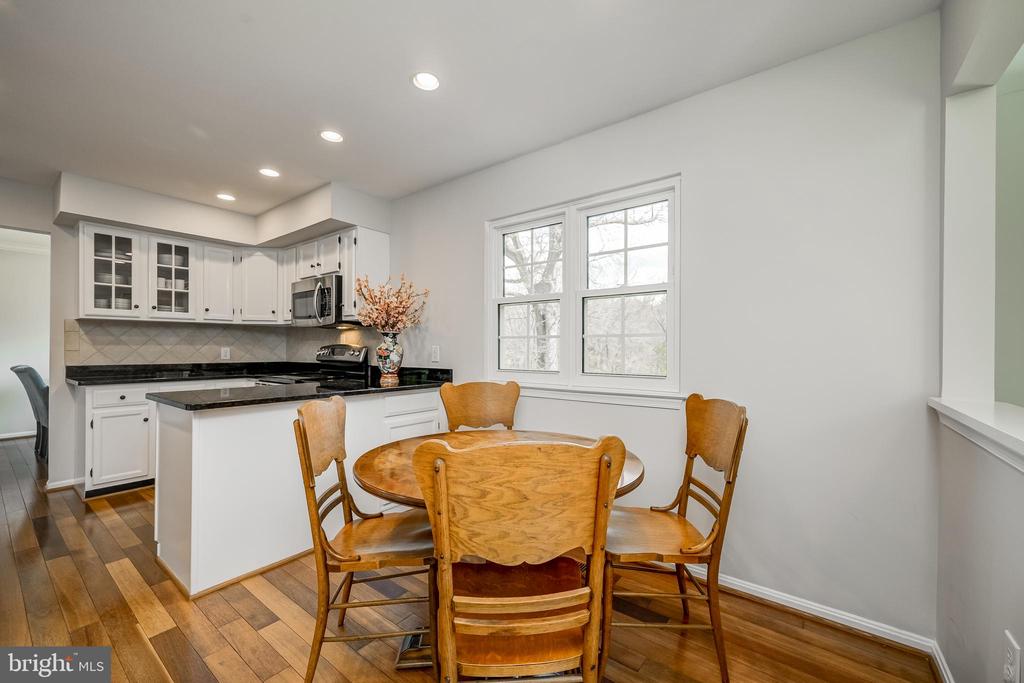 10 FULLVIEW COURT