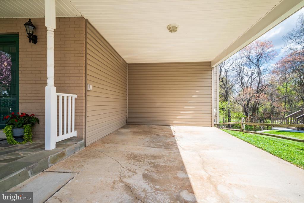 10 FULLVIEW COURT
