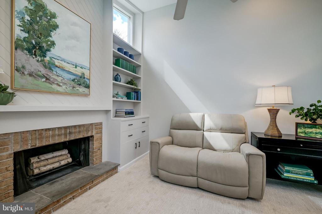 10 FULLVIEW COURT