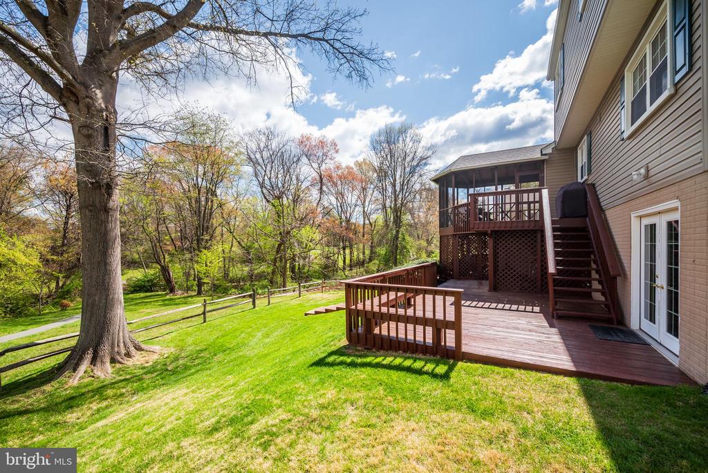 10 FULLVIEW COURT