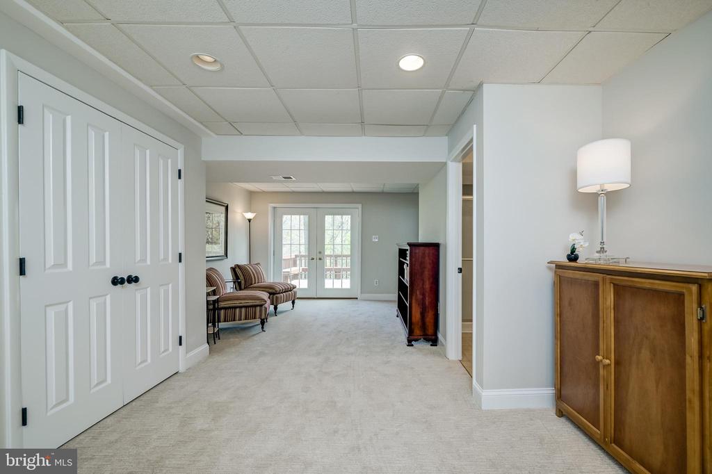 10 FULLVIEW COURT