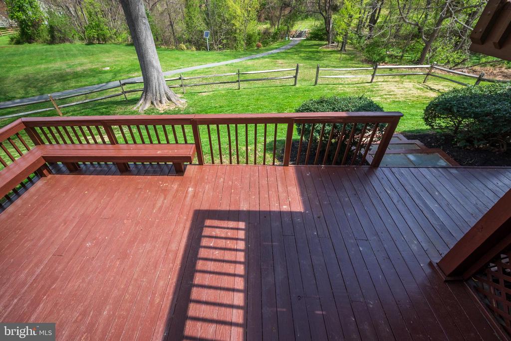 10 FULLVIEW COURT