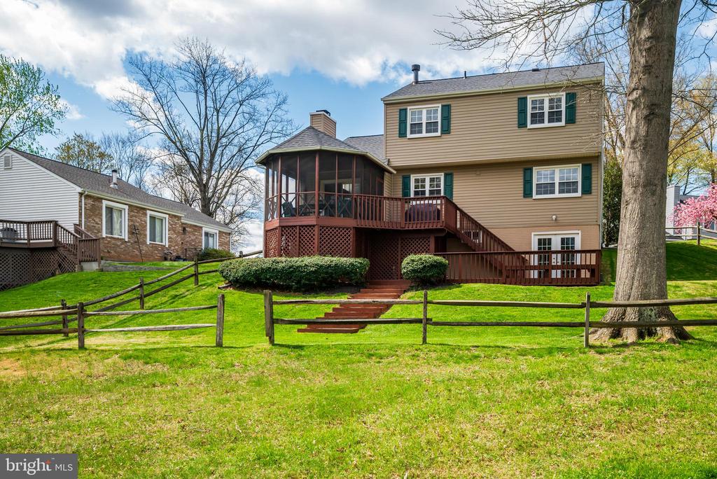 10 FULLVIEW COURT