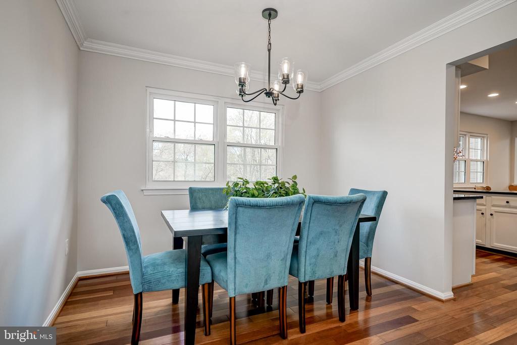 10 FULLVIEW COURT