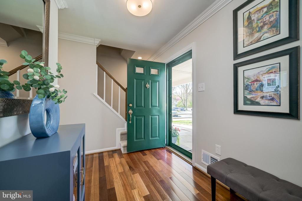 10 FULLVIEW COURT