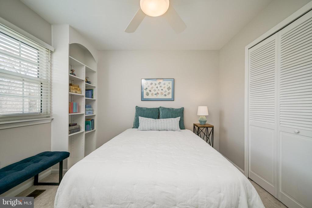 10 FULLVIEW COURT