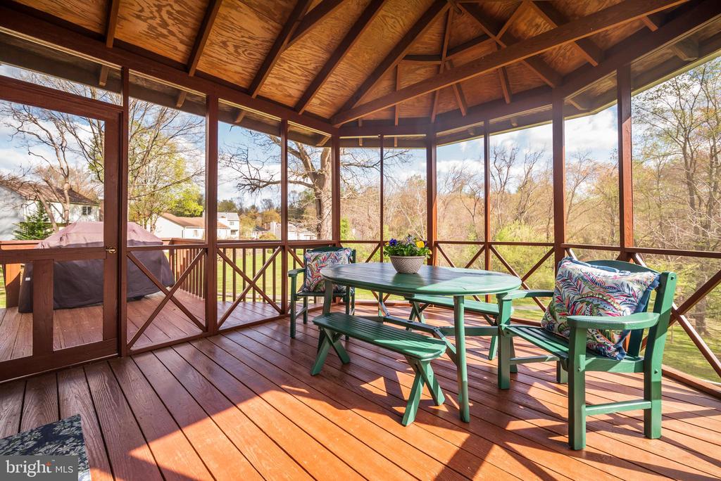10 FULLVIEW COURT