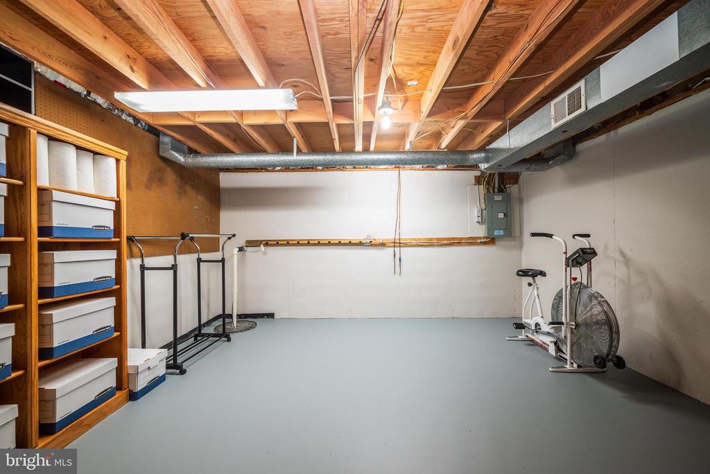 10 FULLVIEW COURT