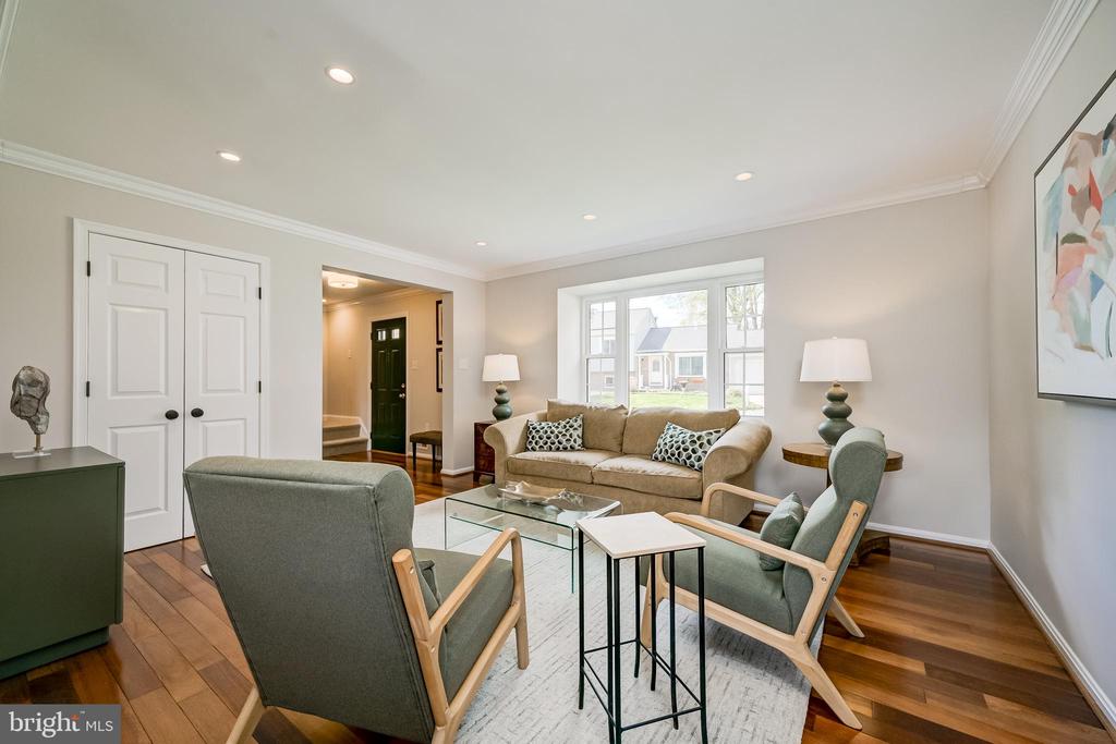 10 FULLVIEW COURT