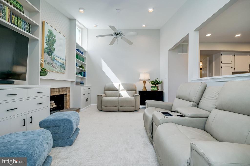 10 FULLVIEW COURT