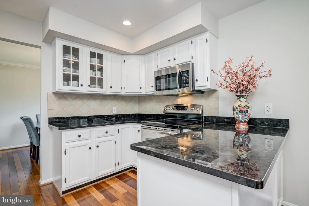 10 FULLVIEW COURT