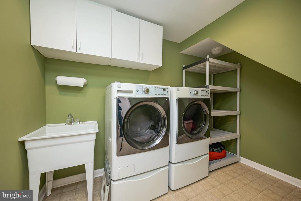 10 FULLVIEW COURT
