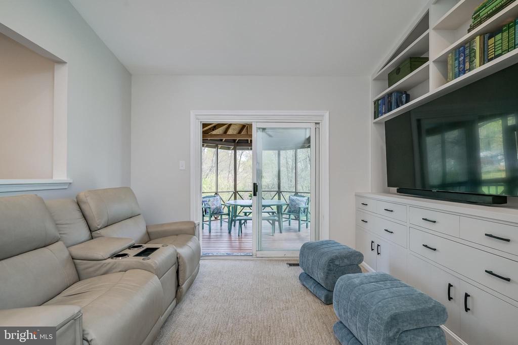 10 FULLVIEW COURT