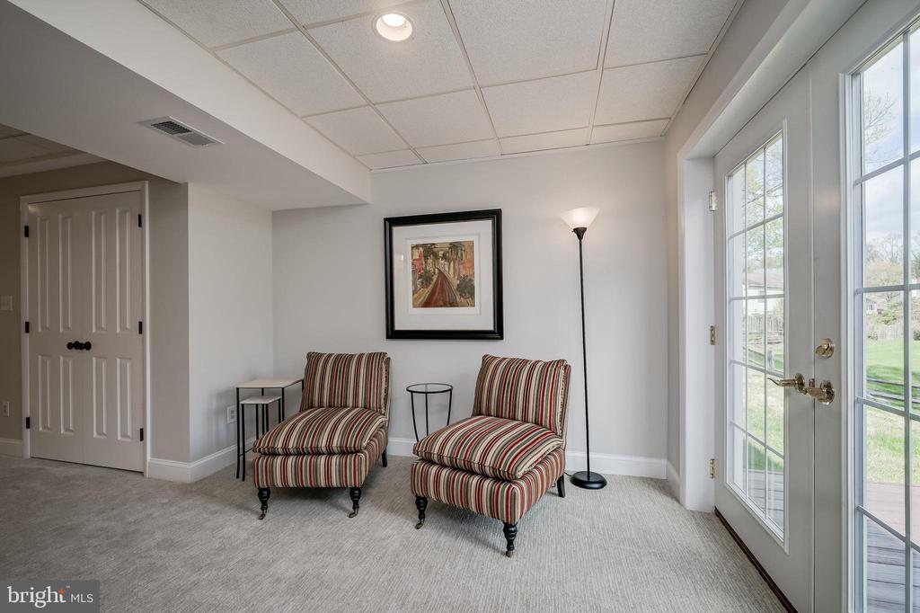 10 FULLVIEW COURT