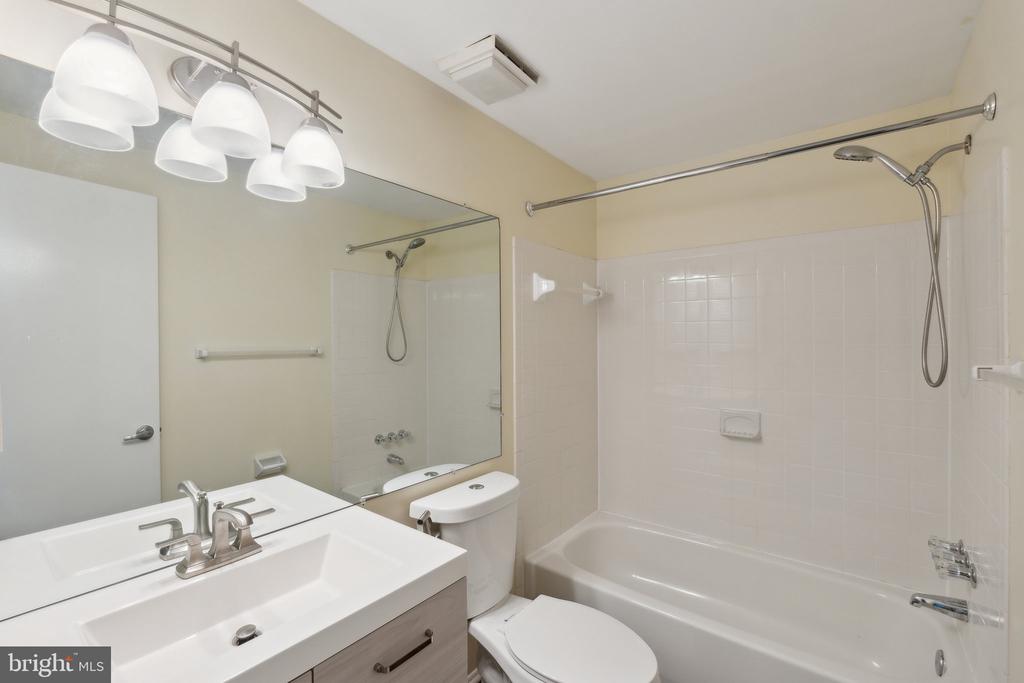 13211 CHALET PLACE Unit: 4-301