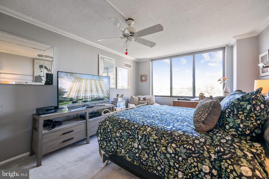 5225 POOKS HILL ROAD Unit: 1418S