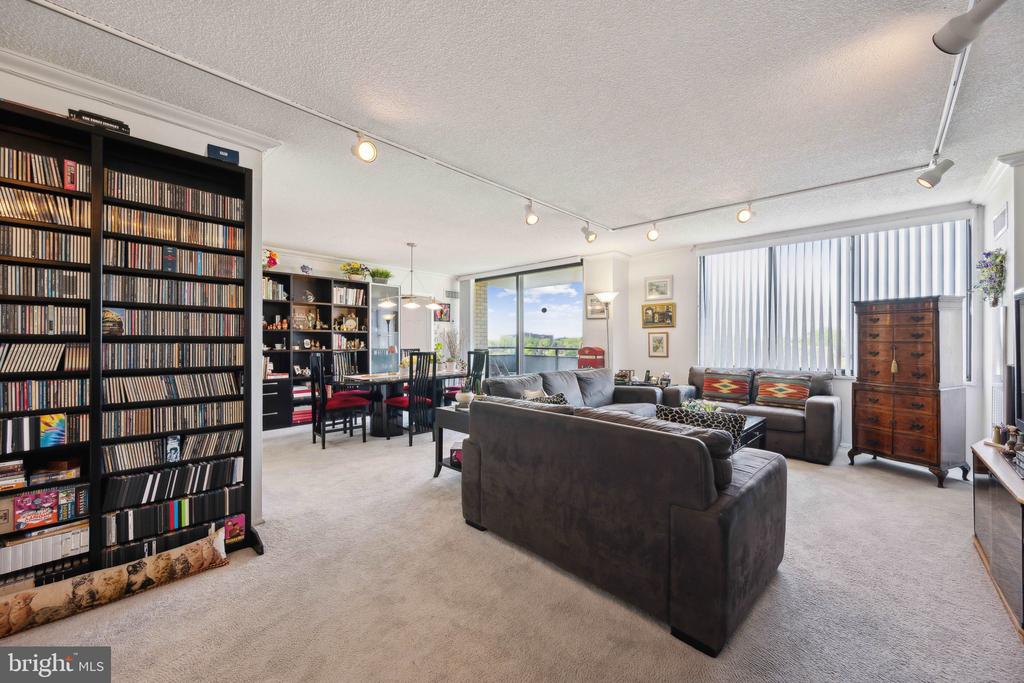 5225 POOKS HILL ROAD Unit: 1418S
