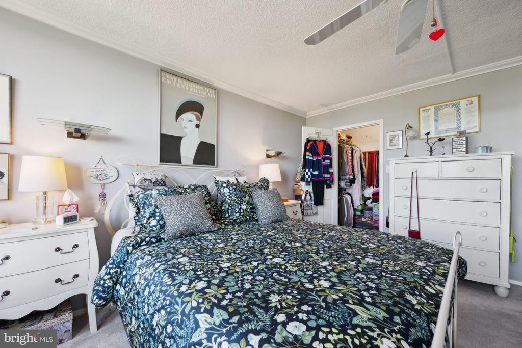 5225 POOKS HILL ROAD Unit: 1418S