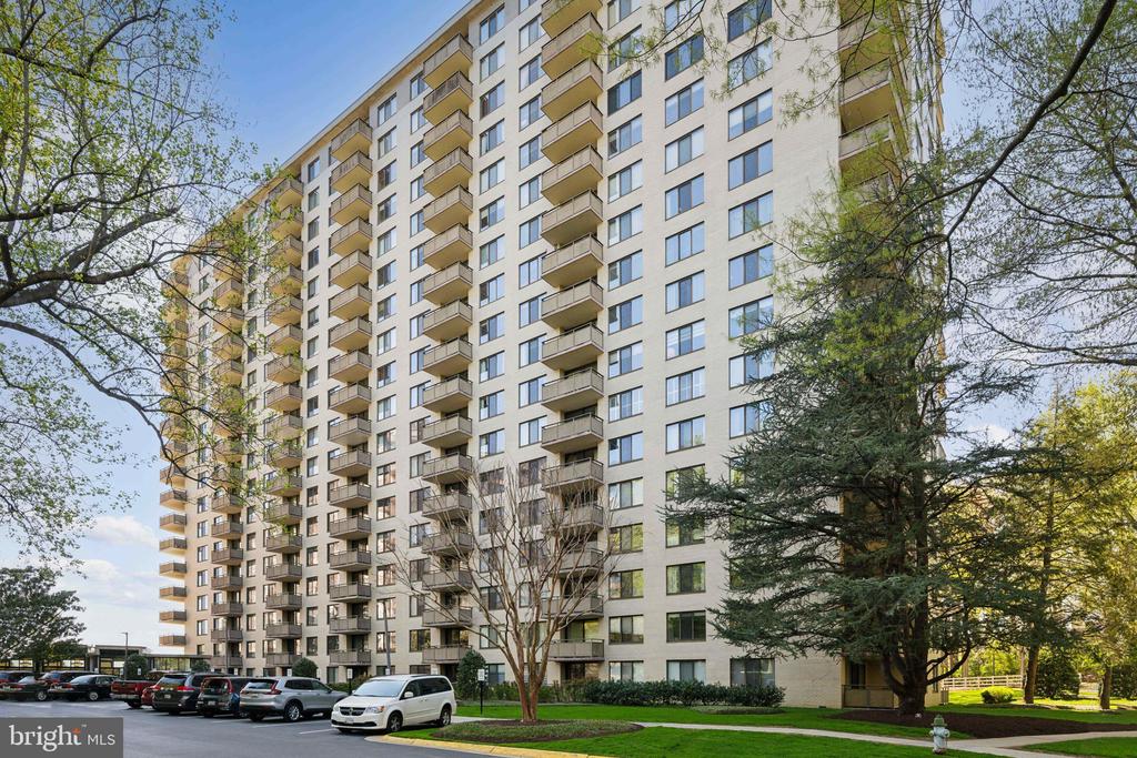 5225 POOKS HILL ROAD Unit: 1418S