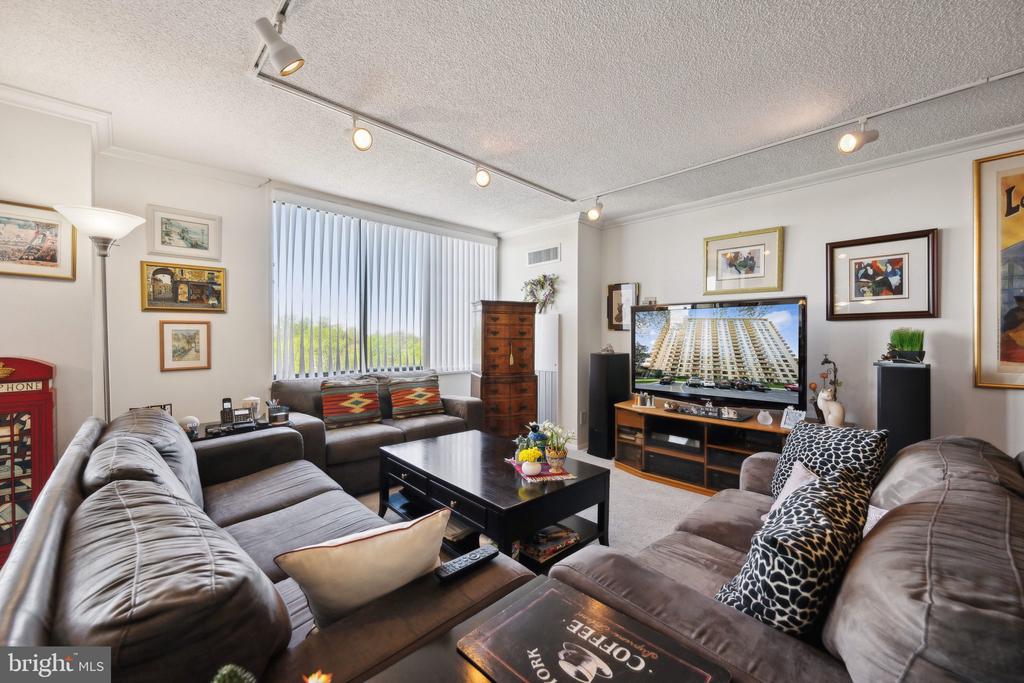 5225 POOKS HILL ROAD Unit: 1418S